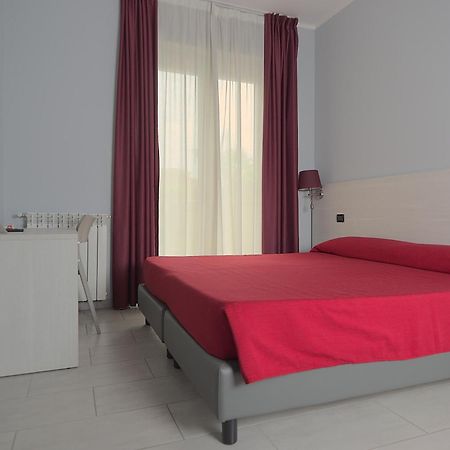 Hotel Pone Sesto San Giovanni Bagian luar foto