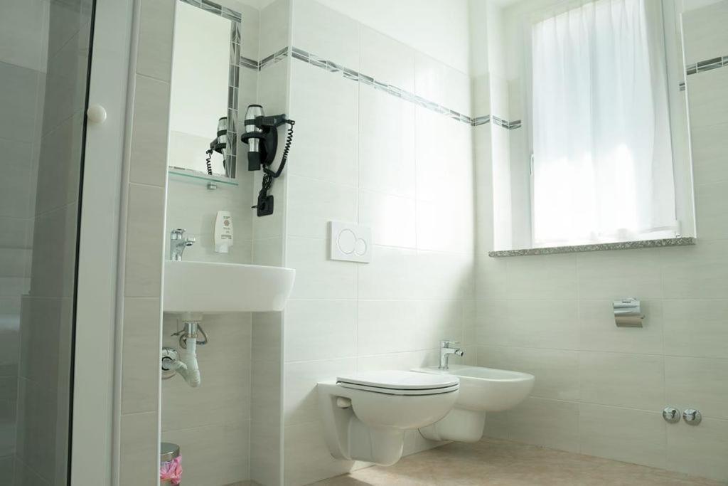 Hotel Pone Sesto San Giovanni Bagian luar foto